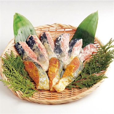 【羅臼産】酒粕とお味噌で漬けた秋鮭の漬魚【冷凍】