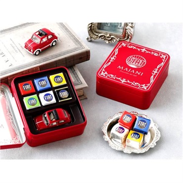 「Majani(マイアーニー)」Fiat ミニカーセット カローレ（色：レッド）※お届け日のご指定がない場合は【2/5～14のいずれか】にお届けいたします。